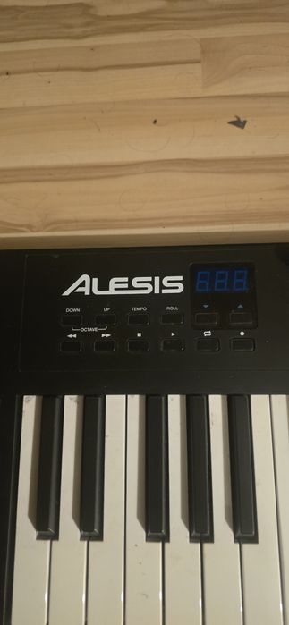 MIDI Контролер/Синтезатор - Alesis VI61