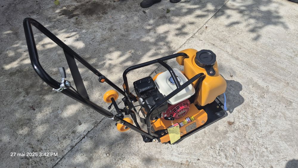 Placa compactoare si mai compactor
