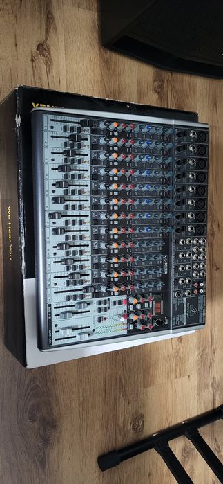 Behringer Xenyx X2222 USB