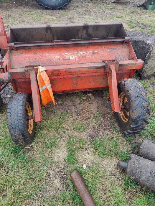 Remorca tocătoare freză tăvălugi plug