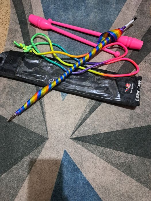 Булавы- принадлежности для художественной гимнастики