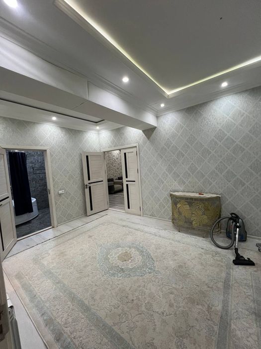 Срочно аренда квартира /2хкомнт / 105м2 700$