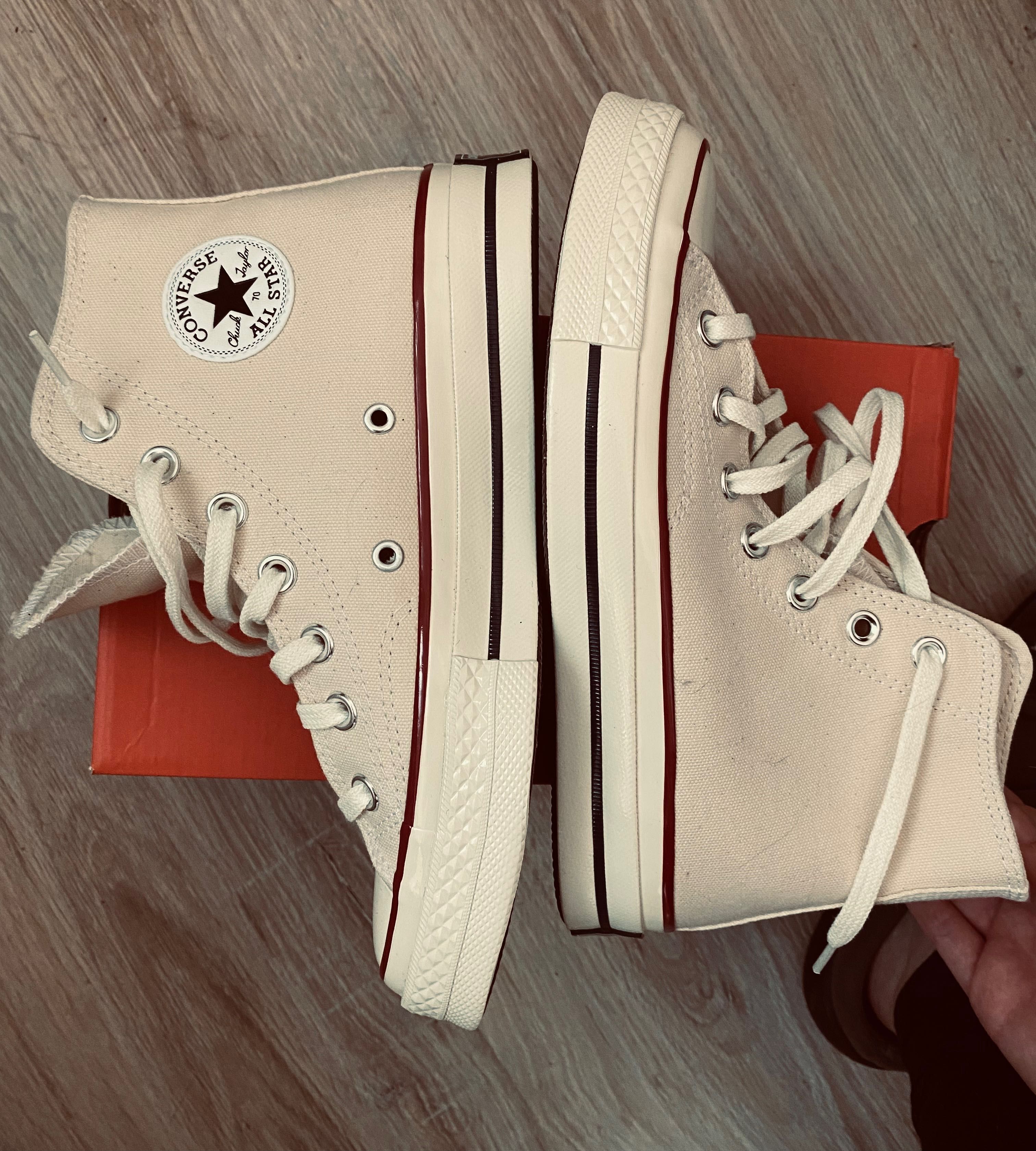 Converse дамски кецове chuck taylor чисто нови 36.5 цвят екрю