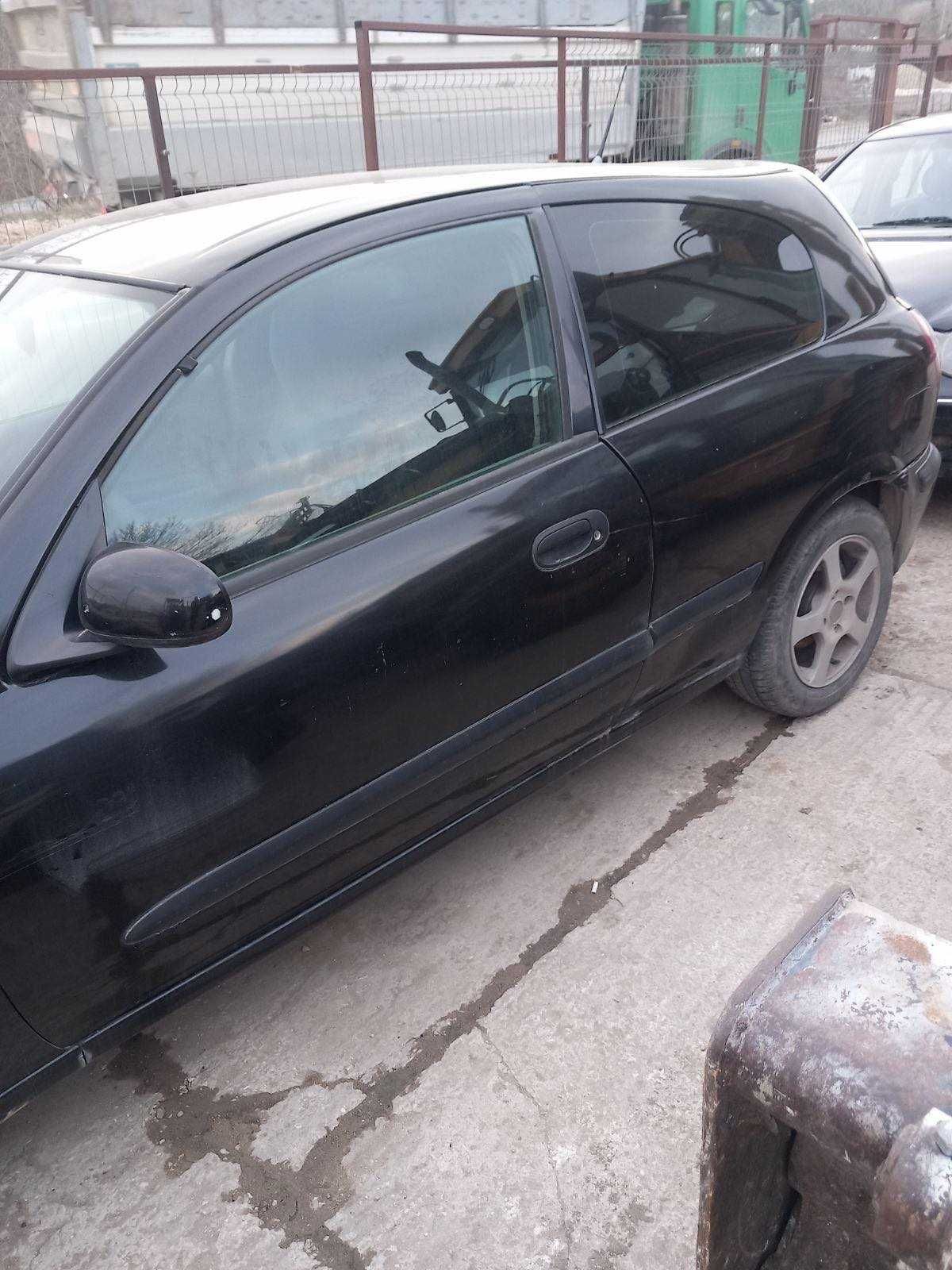 Nissan Almera 1.5 benzin//на части