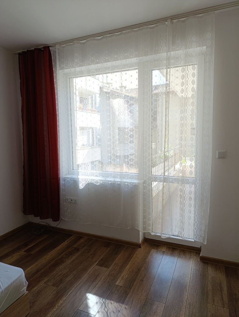 Дава се под наем Тристаен апартамент в Варна, Колхозен пазар - 70 кв.м за 408 € - Снимка #2