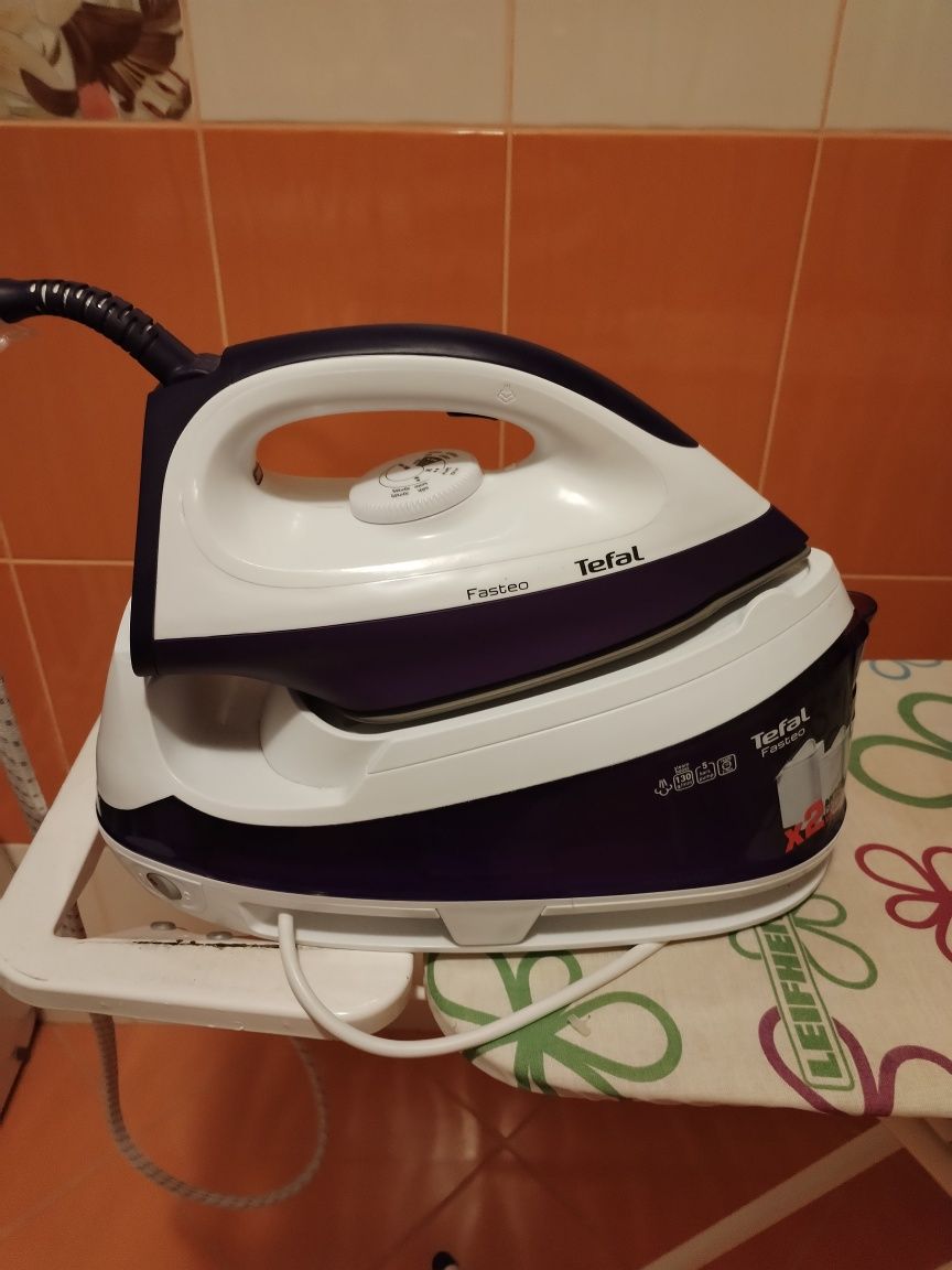 Vând stație de călcat TEFAL