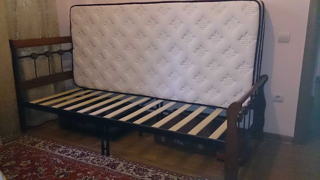 Кровать AT-818 Bianco-2 (люкс) цвет орех, матрац белый