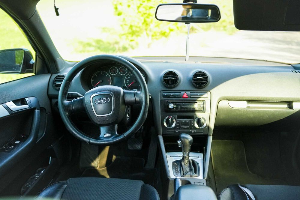 Audi A3 8P 2.0 TDI S line | Automată | Full Black | Suspensie Sport