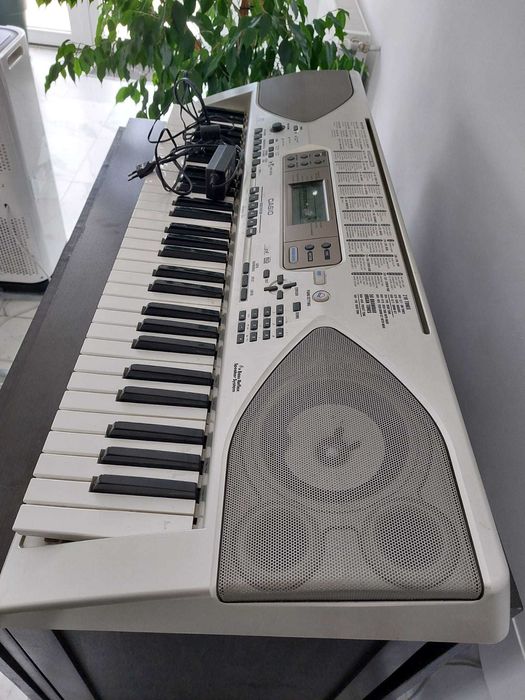 Casio CTK‑900 – Orgă electronică 61 clape, MIDI, stare excelentă
