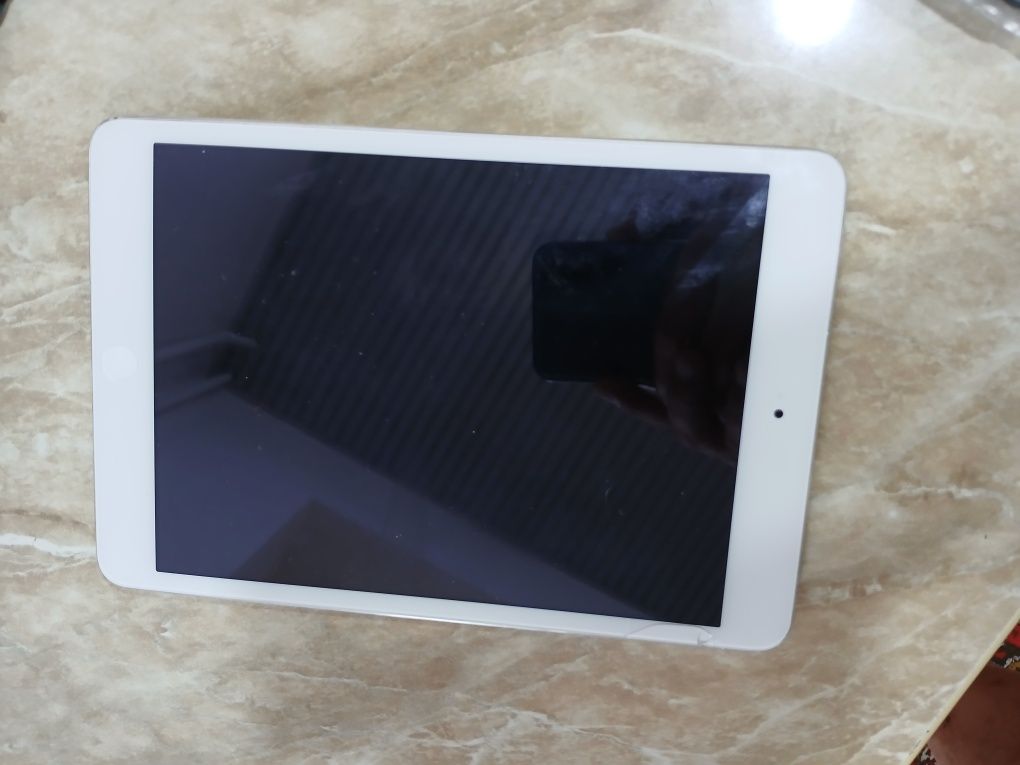 Планшет ipad mini a1432 айби бор