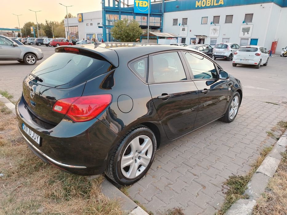 Opel Astra J 1.7 CDTI 110 CP-An 2013 - Euro 5- Negru Metalizat
