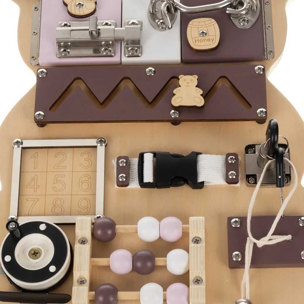 Placa senzoriala de lemn tip Montessori,Busy Board Teddy Bear,39x30 cm