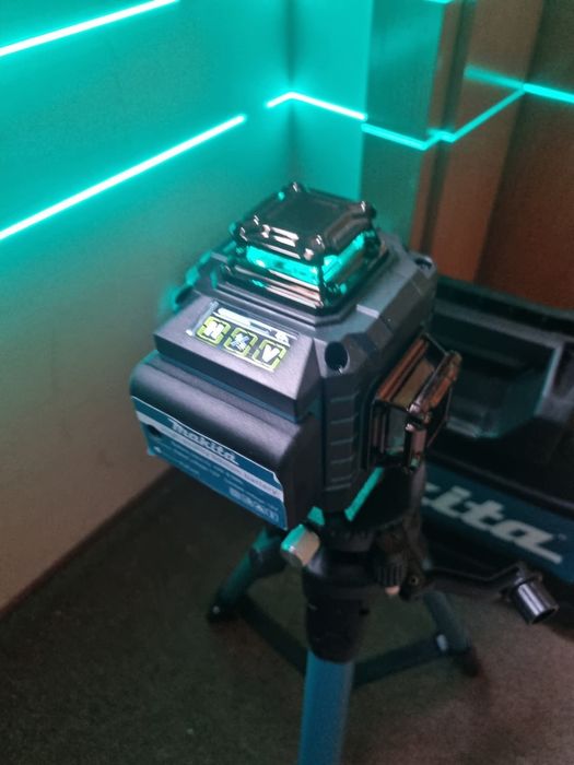 Лазерен нивелир макита