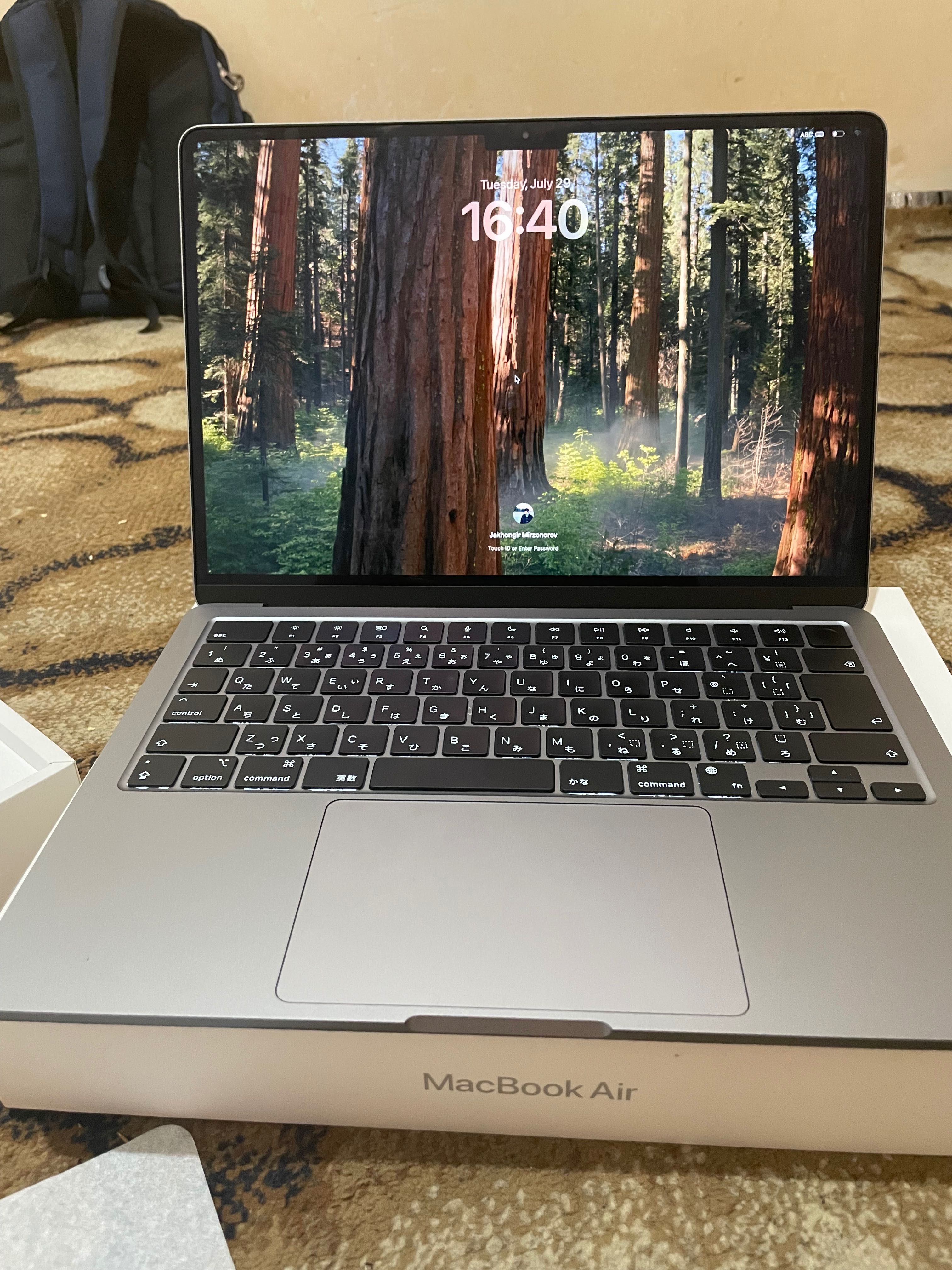MacBook Air M2  Yaponiyada olingan Narxini kelishamiz