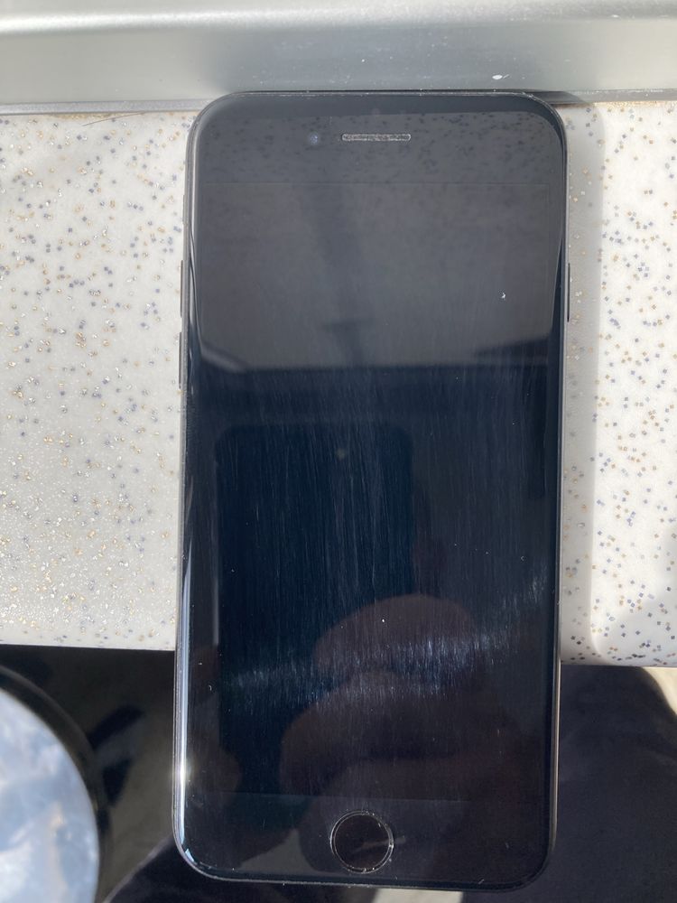 Iphone 7 128 GB. с батерия на 100%