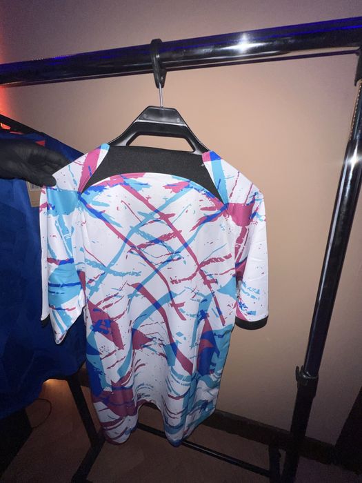 Чисто нови тениска на Барселона