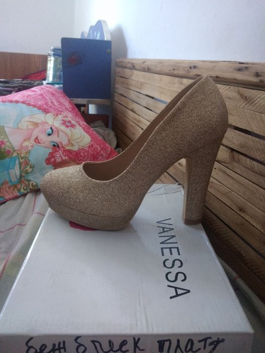 Туфли женские на каблуке