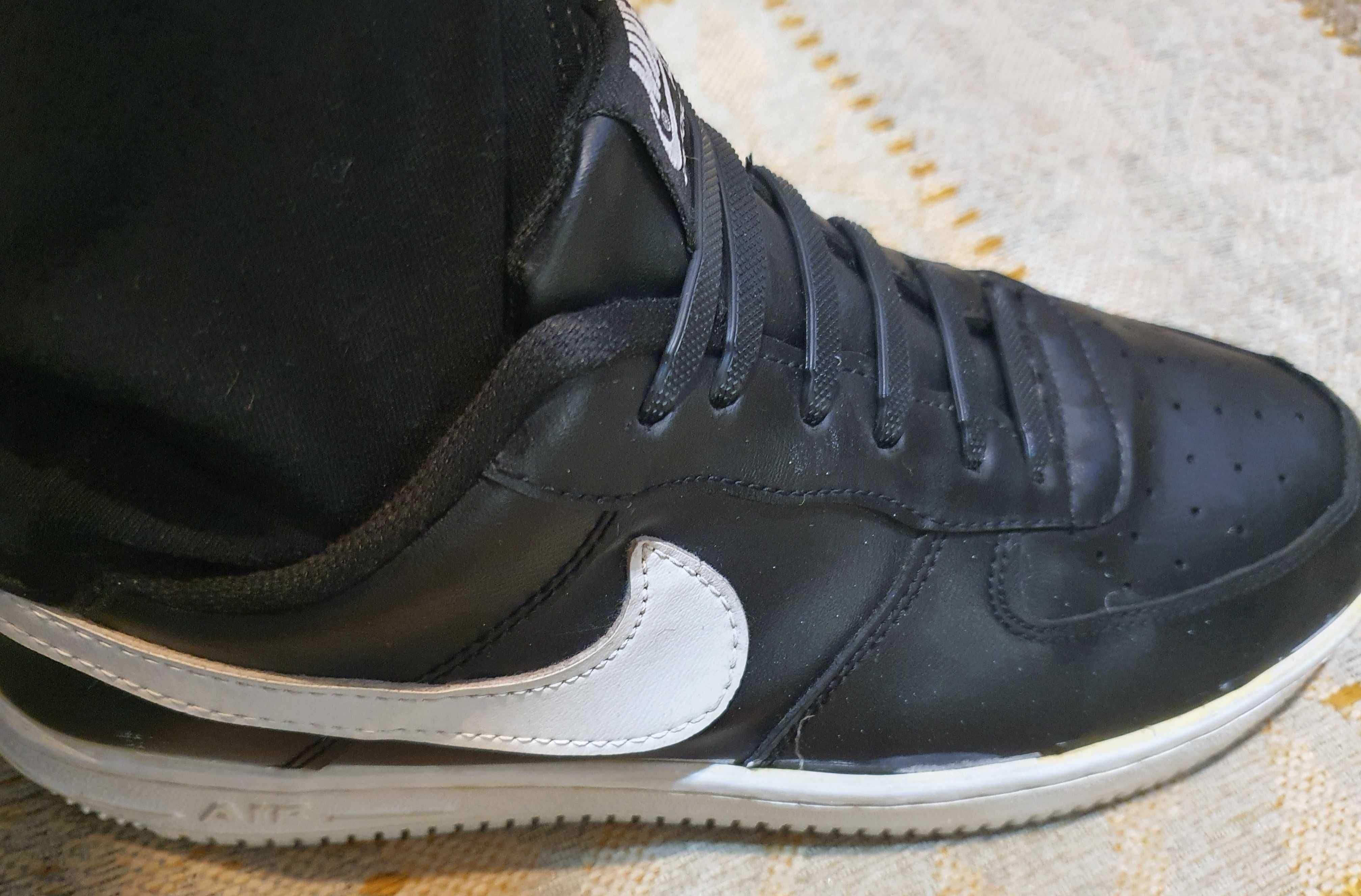 Маратонки Nike 42 номер.