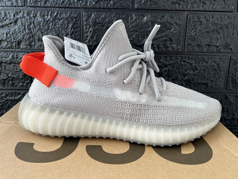 36-46 Yeezy 350 v2 Tail Light