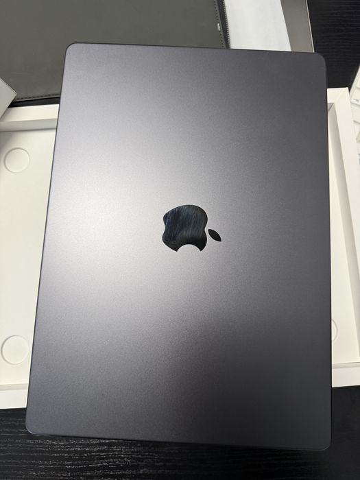 MacBook Pro 14” M4 16gb Ram 512gb SSD factura garantie impecabil Husa
