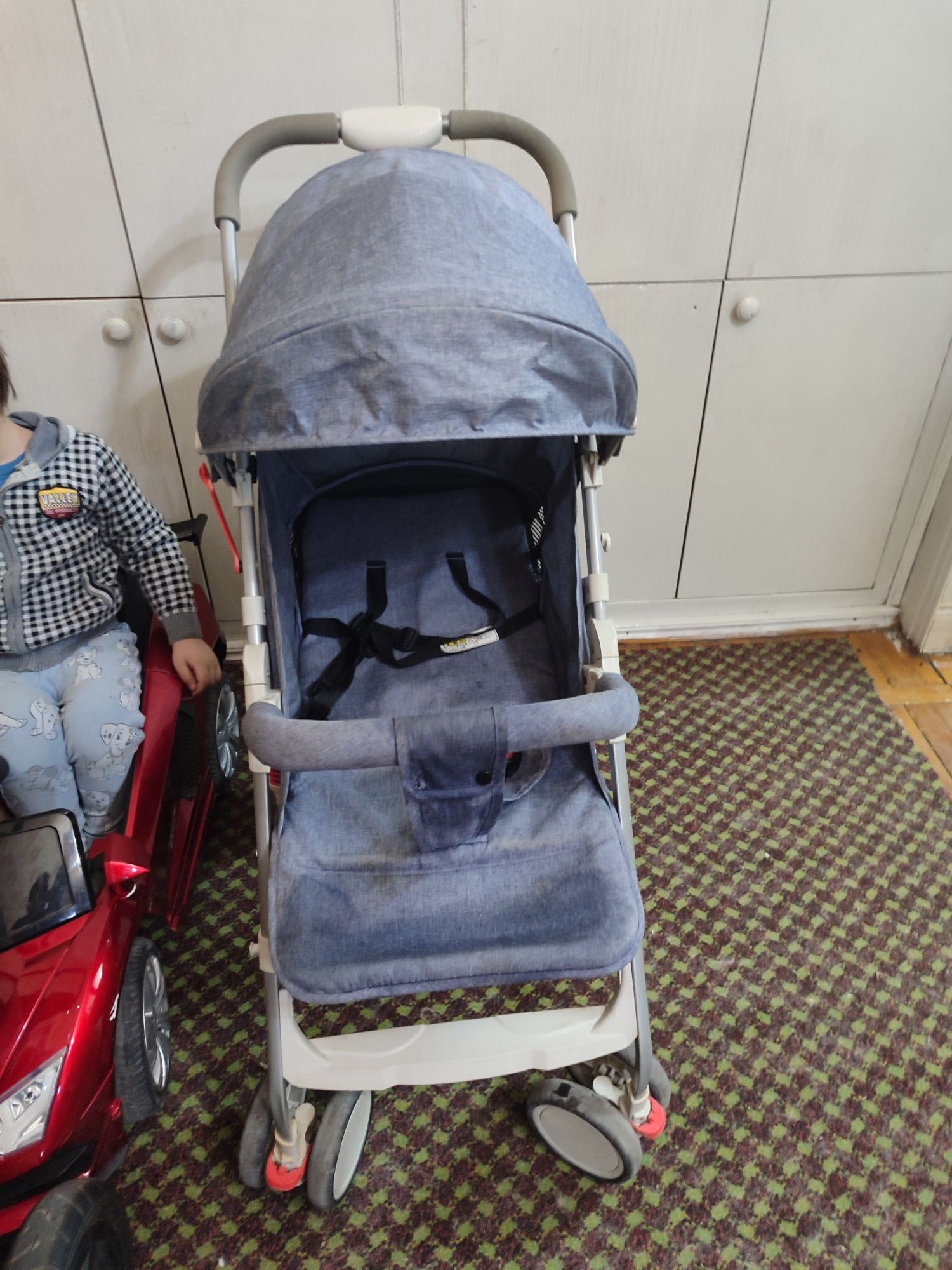 Продам детскую коляску