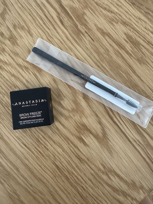Фиксиращ восък/вакса и четка за вежди Anastasia Beverly Hills