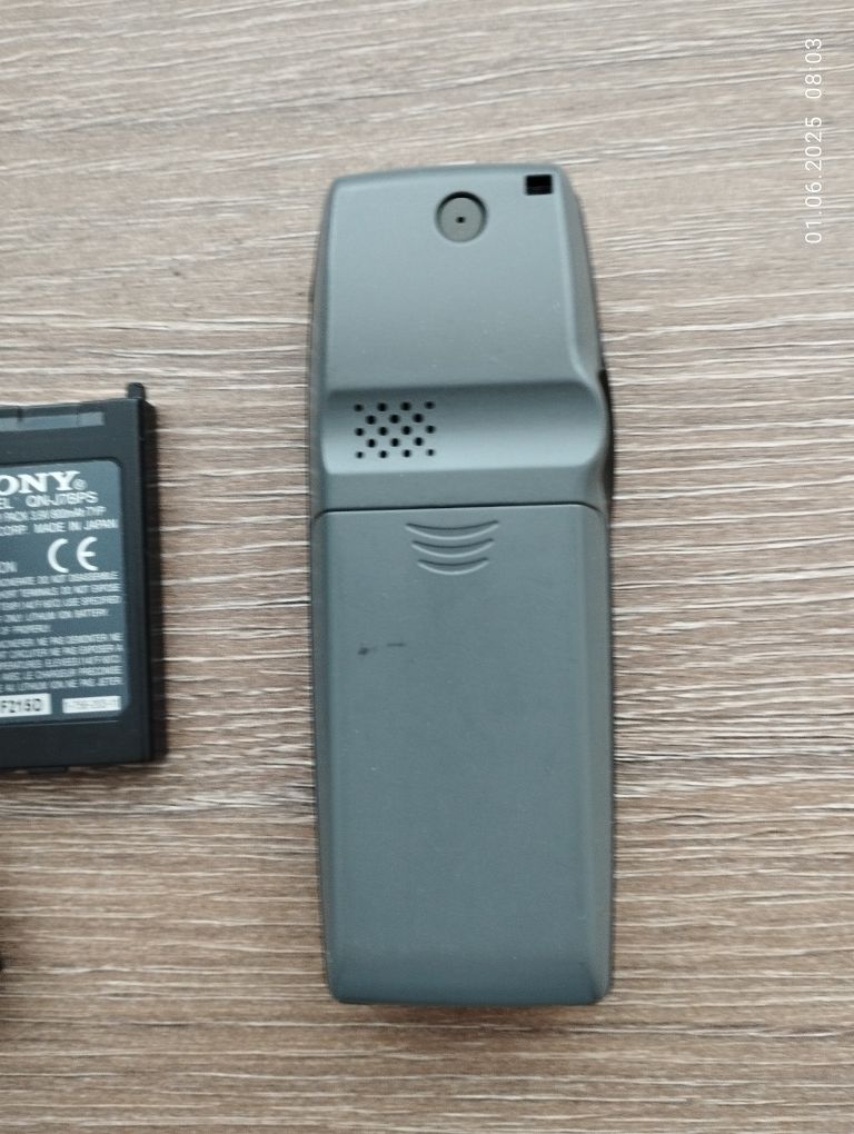 мобилен телефон Sony j70