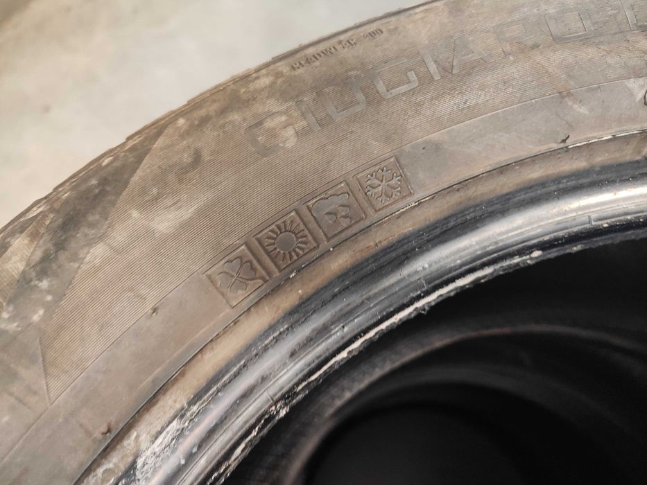 2бр. Всесезонни гуми 235/50/18 Vredestein