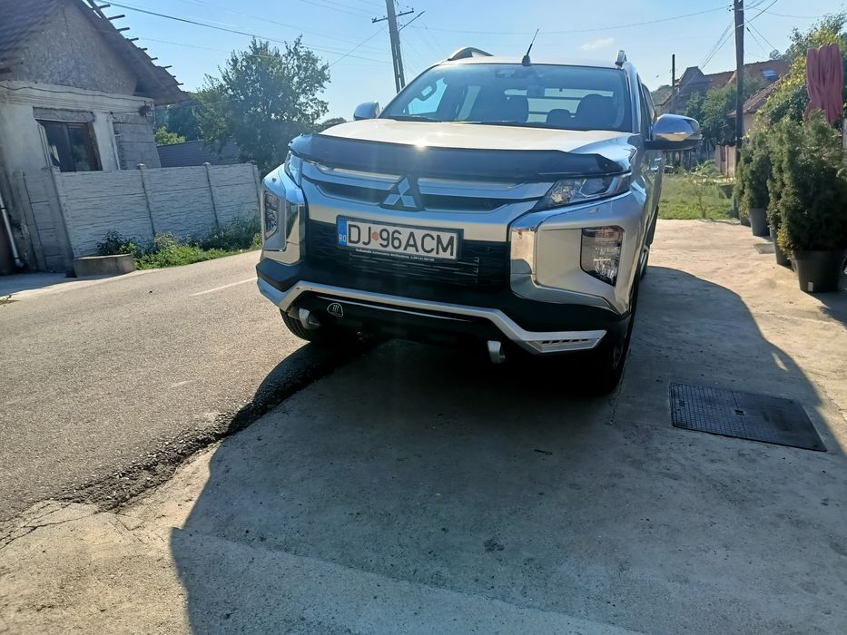 Vând Mitsubishi L200
