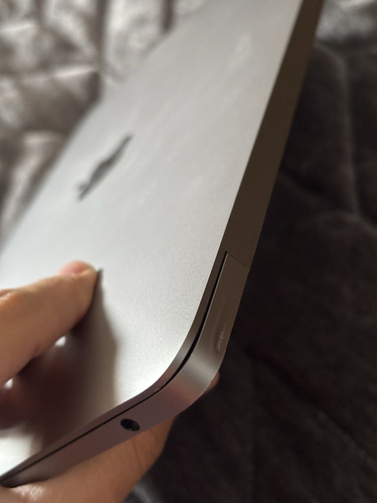 Macbook Air M1 16gb ram с 96W  оригинално мощно зарядно