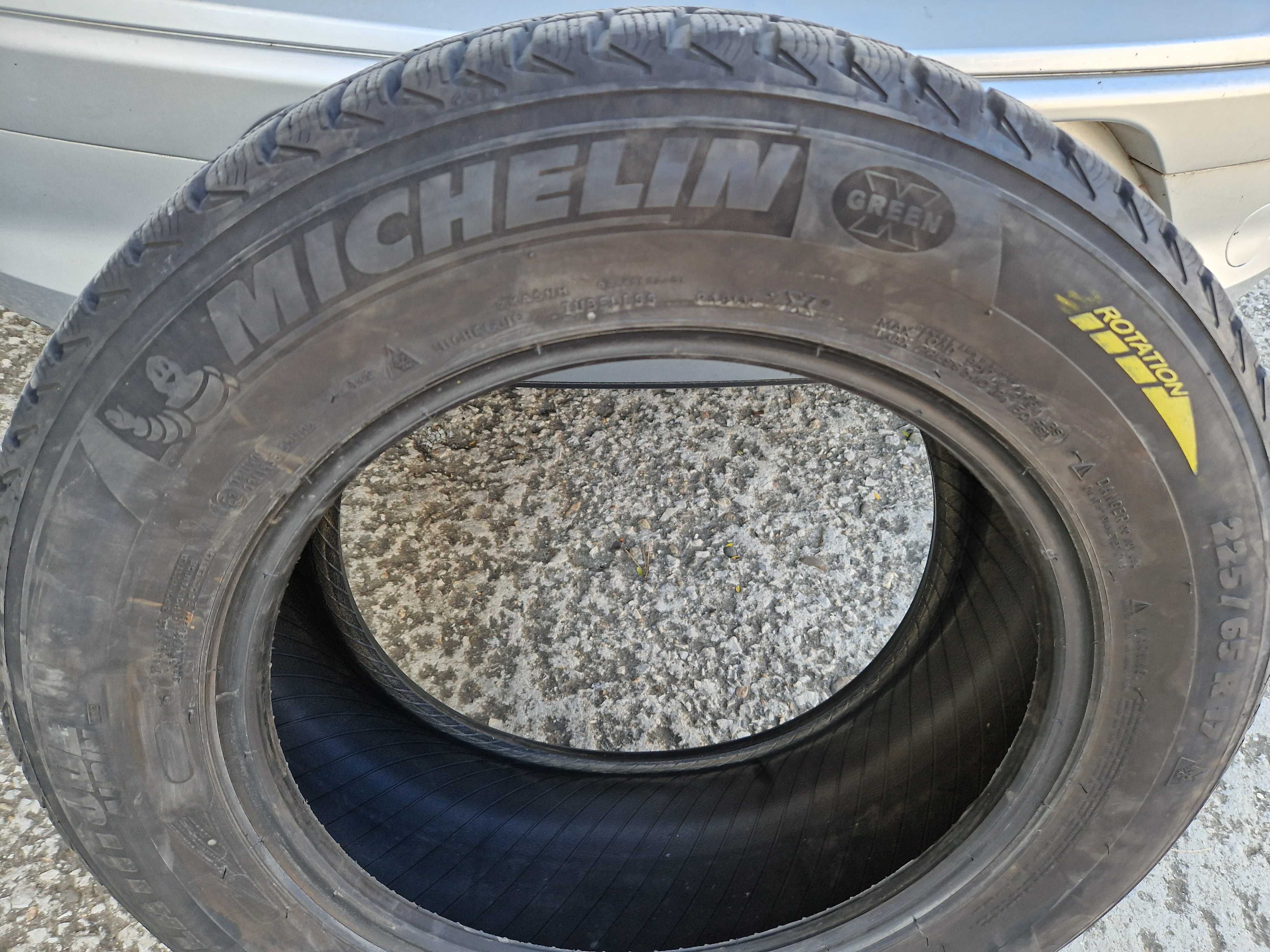 Продавам употребявани зимни гуми Michelin  225/65 R 17 за джип