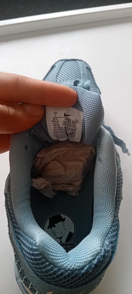 Оригинални обувки Nike Vomero 5