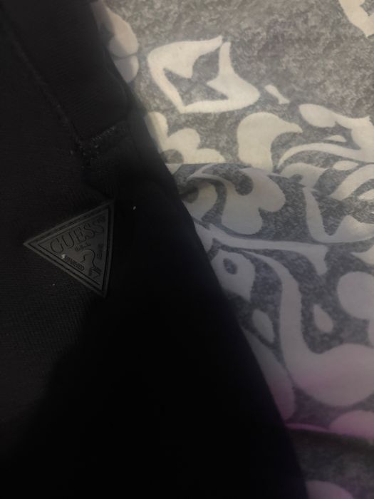 Pantaloni guess aprp noi(rsp doar la msj pe nr)