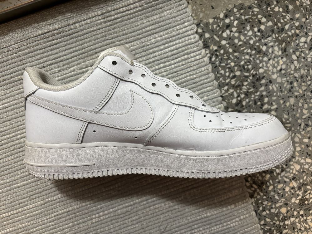 Продавам Air force 1-бели