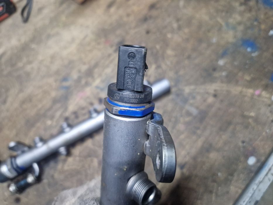 Rampa injectoare Mercedes ML W164 W166 E W212 C W204 Sprinter 3.0 OM64