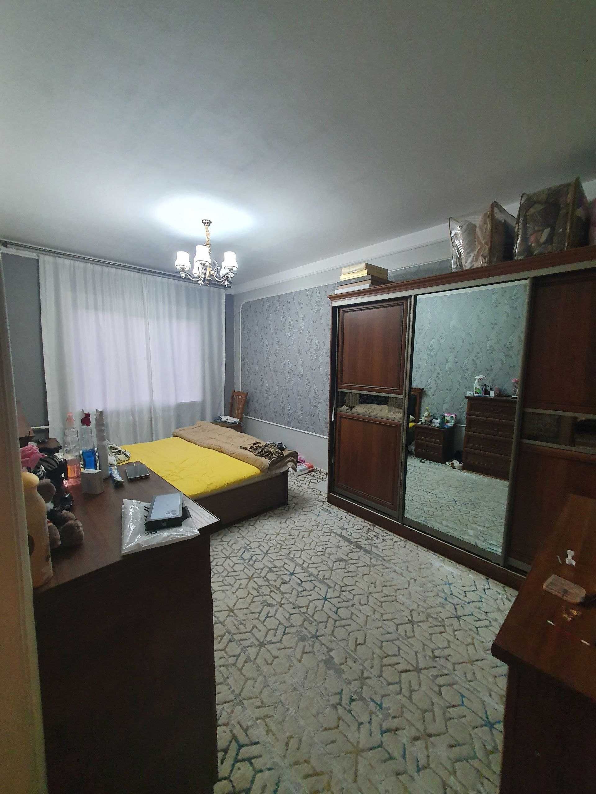 Шайхонтохур Ибн Сино 1 да  сотилади
3 хона, 4-қават, 5 қаватли