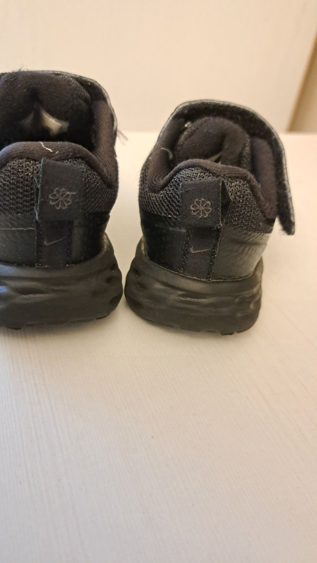 Adidași Nike, negru, mărimea 22