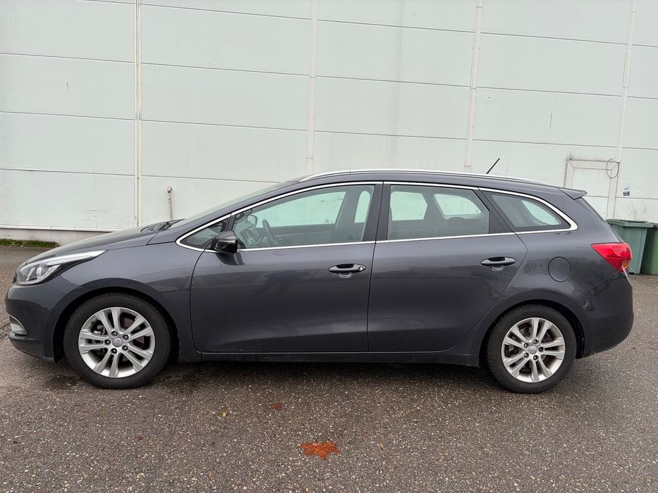 Vând Kia Ceed SW 1.6 GDI automată 232630 km. stare foarte bună