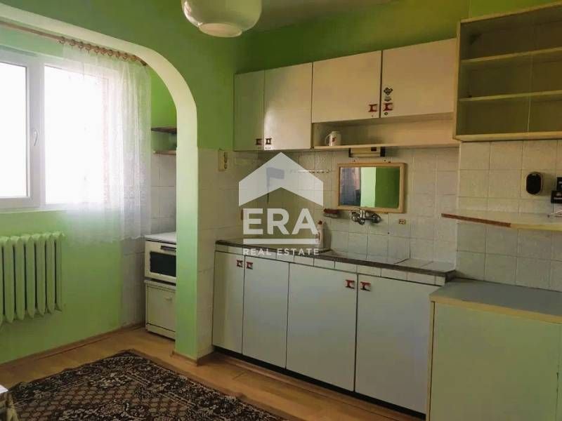 Обзаведен тристаен панелен апартамент за продажба в гр. Димитровград –
