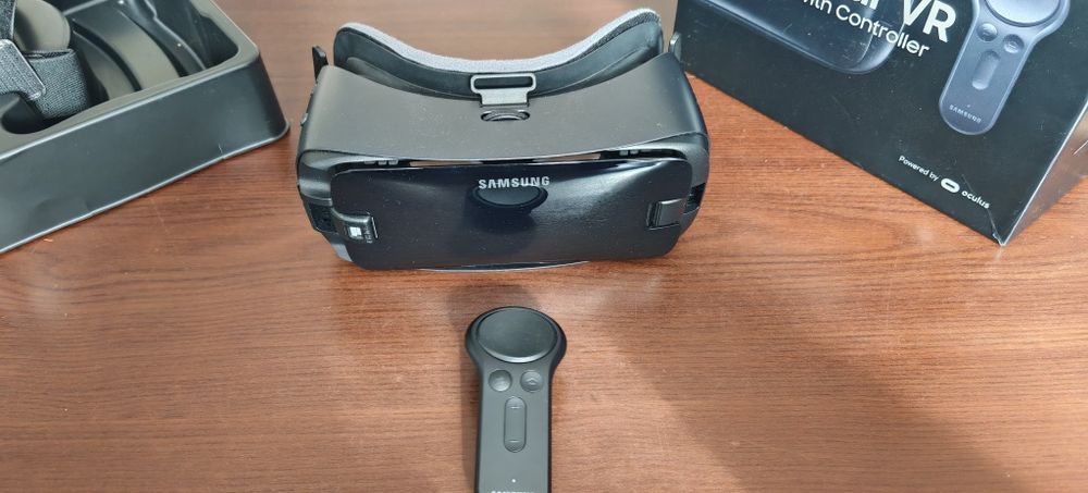 Очила за виртуална реалност Samsung GearVR