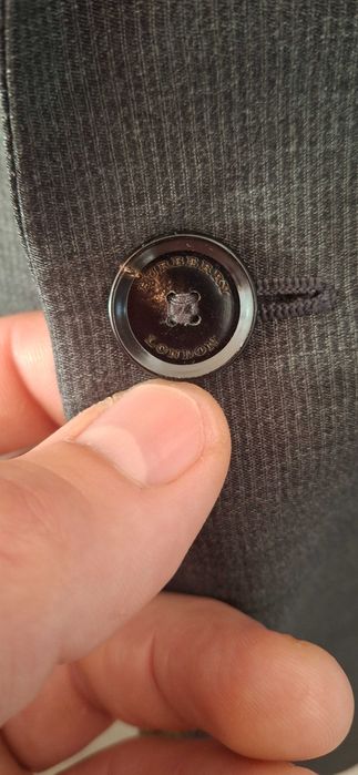 Мъжко сако Burberry,90% вълна ,10% коприна в перфекто състоание .