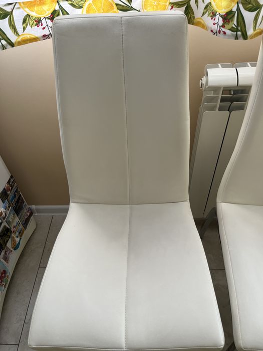 Столове, цвят Бял,