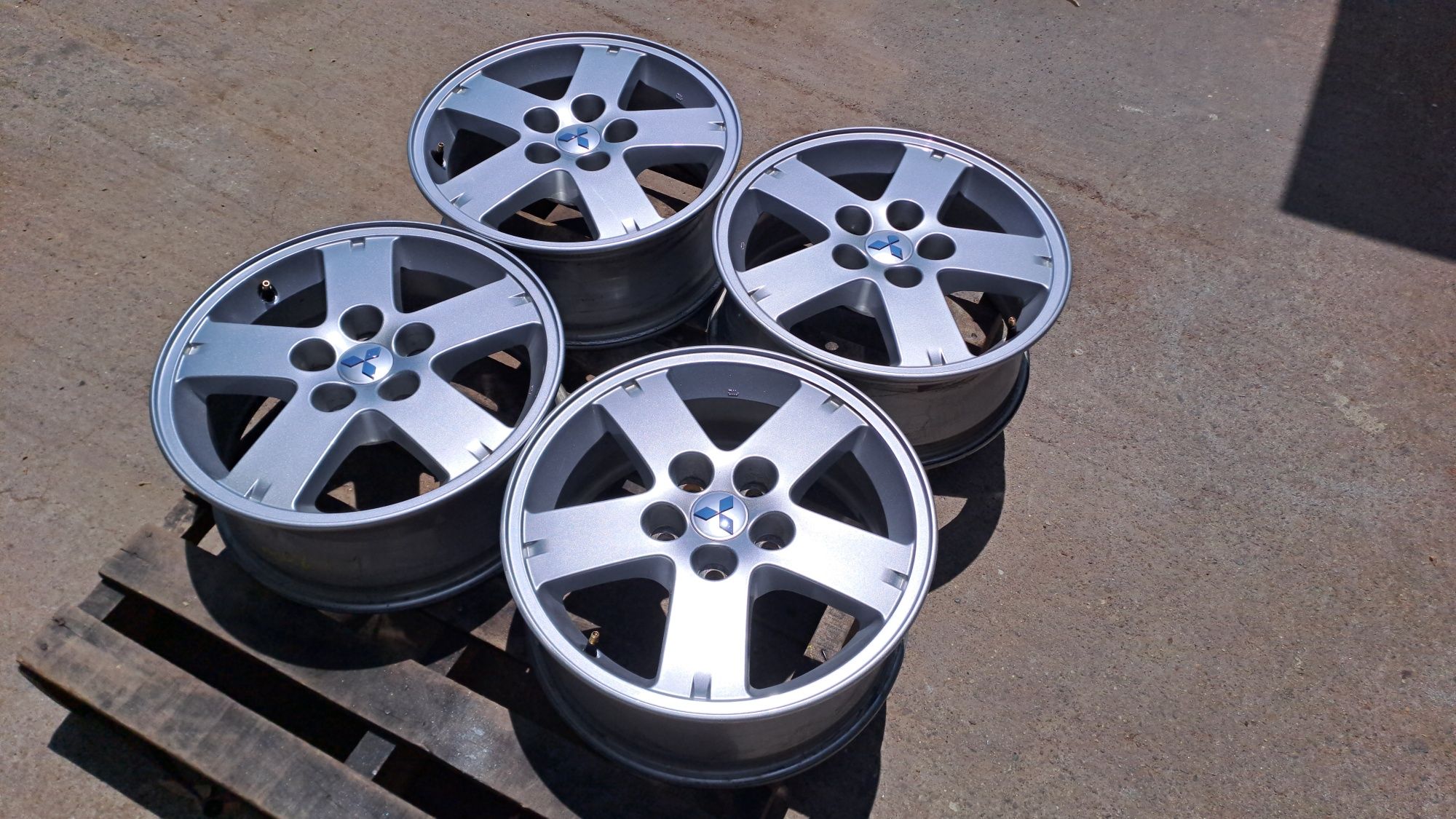 16" 5X114.3mm Mitsubishi. 5х114.3мм Митсубиши