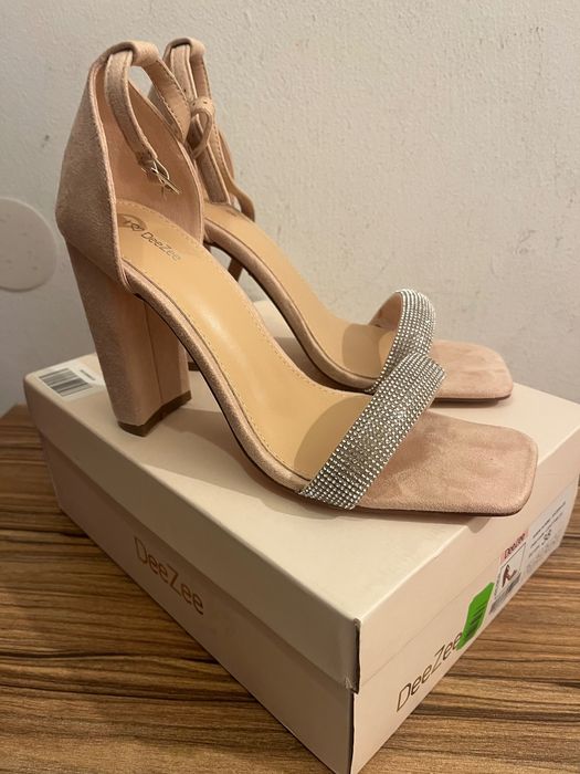 Дамски обувки на ток DeeZee