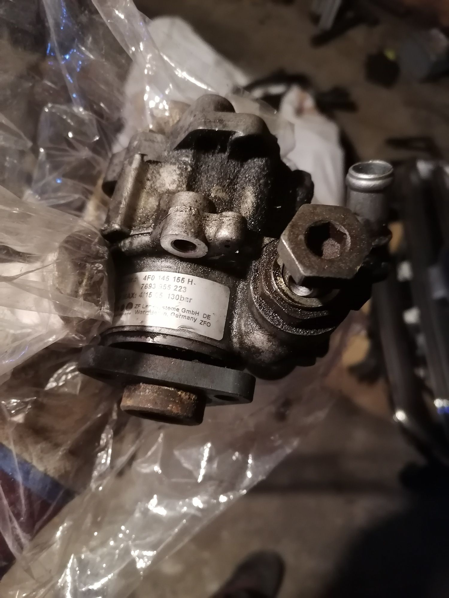 Pompa servo direcție Audi a6 c6