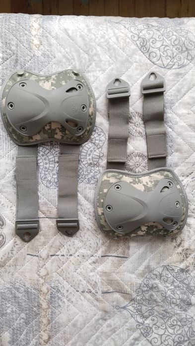 Наколенки Чисто Нови