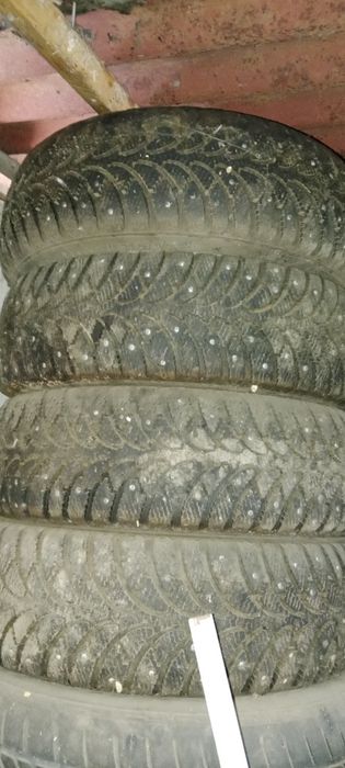 Продам резину  размер R 16.