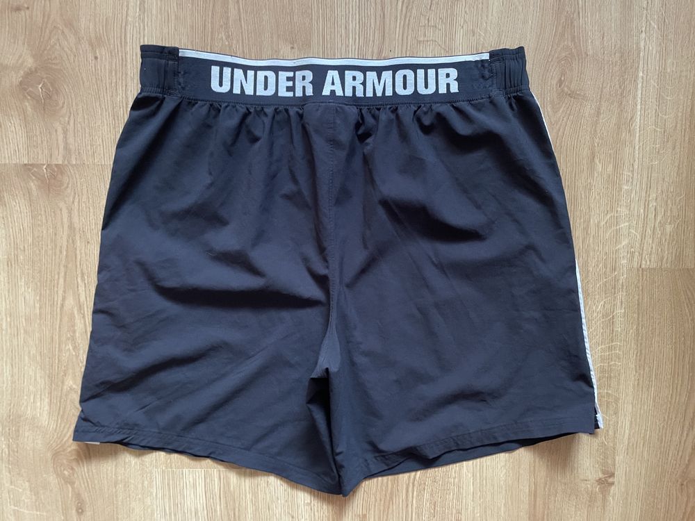 Under Armour Camo Logo Black Shorts XL