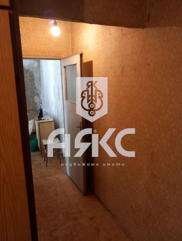 Едностаен апартамент  в кв. Банишора