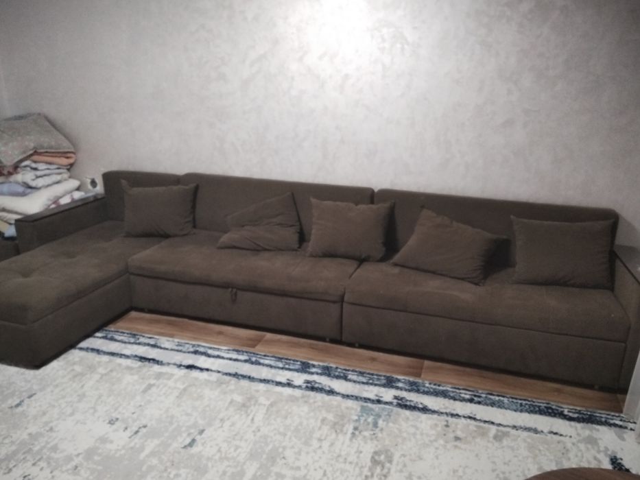 Продам диван угловой